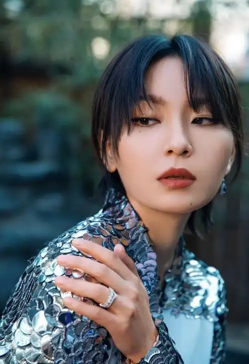 看了乘风破浪的姐姐中的周笔畅我承认低估她了