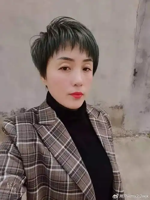 30到60岁的女性,发型这样剪,真的很好看|女性|发型|短发_新浪新闻