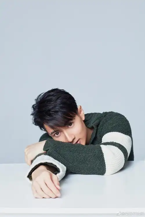 吴尊的脸也太童颜太帅了吧