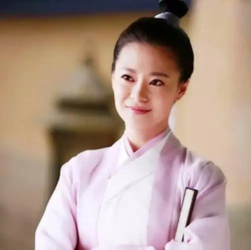 自小习武的成玉王汀22岁从日本出道今撞脸海清迎事业巅峰