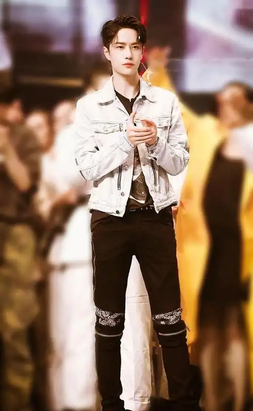 王一博牛仔套装一战封神这个细节太燃