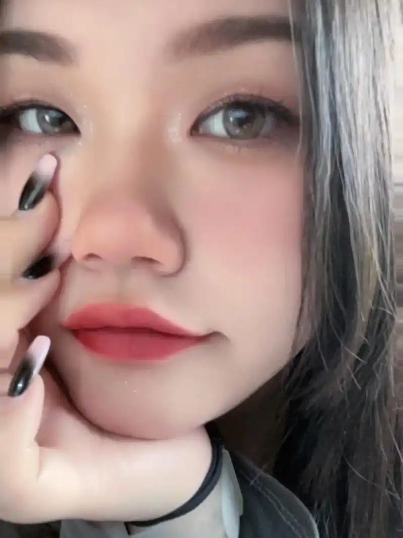 帖了睫毛 挡眼睛 又卸掉了新品好看 报太好吃 但 - 抖音