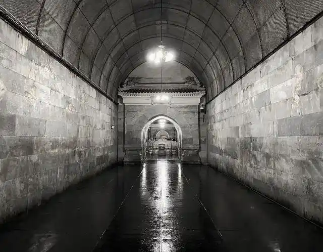 明定陵,位于北京市昌平区大峪山东麓,明十三陵之一,是明朝第13位皇帝