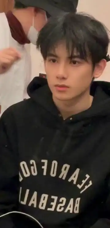 不少网友喊话:别说话,就做我的哑巴新郎!