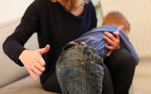 娃娃的屁股拍不得法国正式通过禁止打屁股法