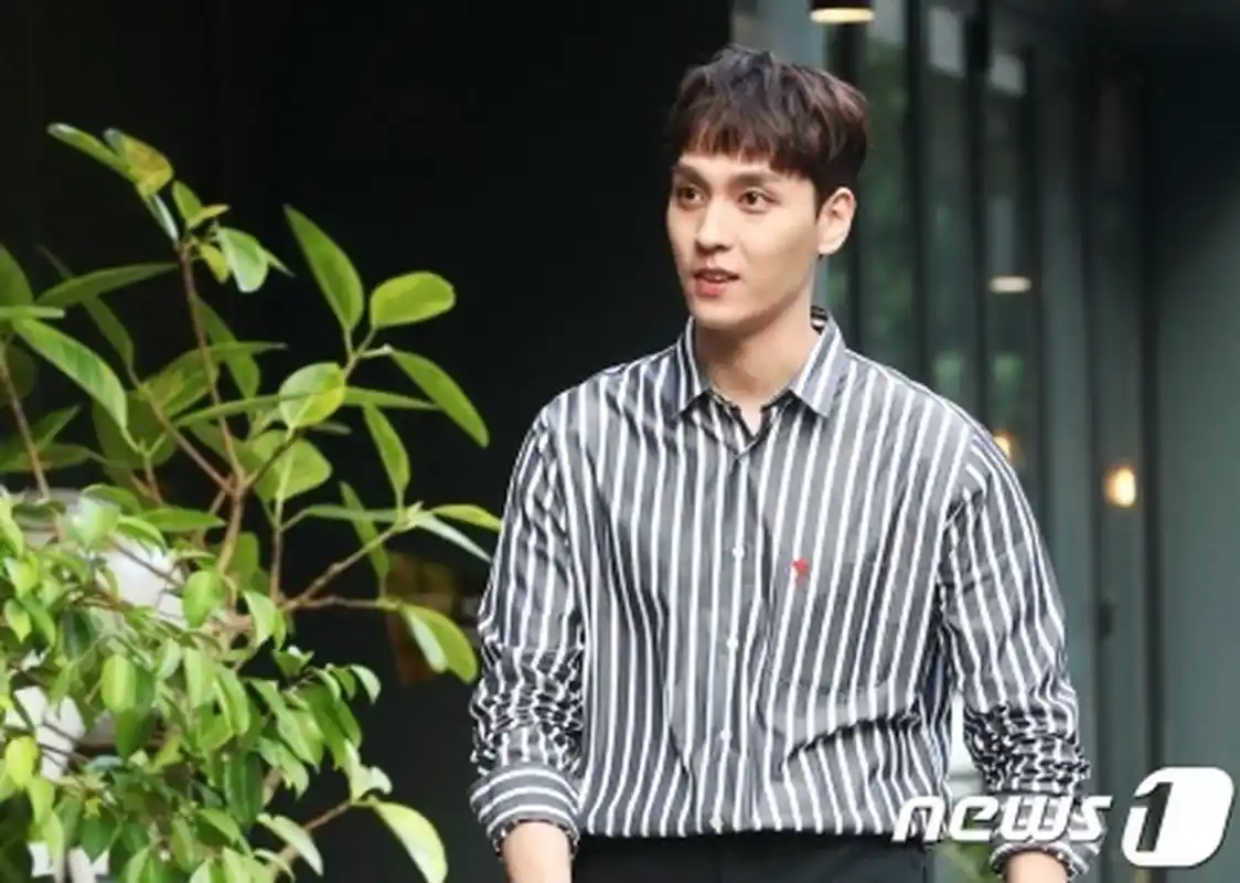 崔泰俊有望出演kbs周末剧新剧《#熨斗家族#》,合作金正贤,琴赛璐.