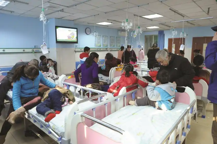 最近儿科病房缘何爆满? 六成患儿居然患了肺炎