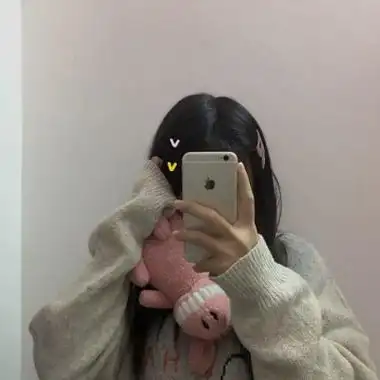 拿手机遮住脸qq头像女_女生头像_头像控