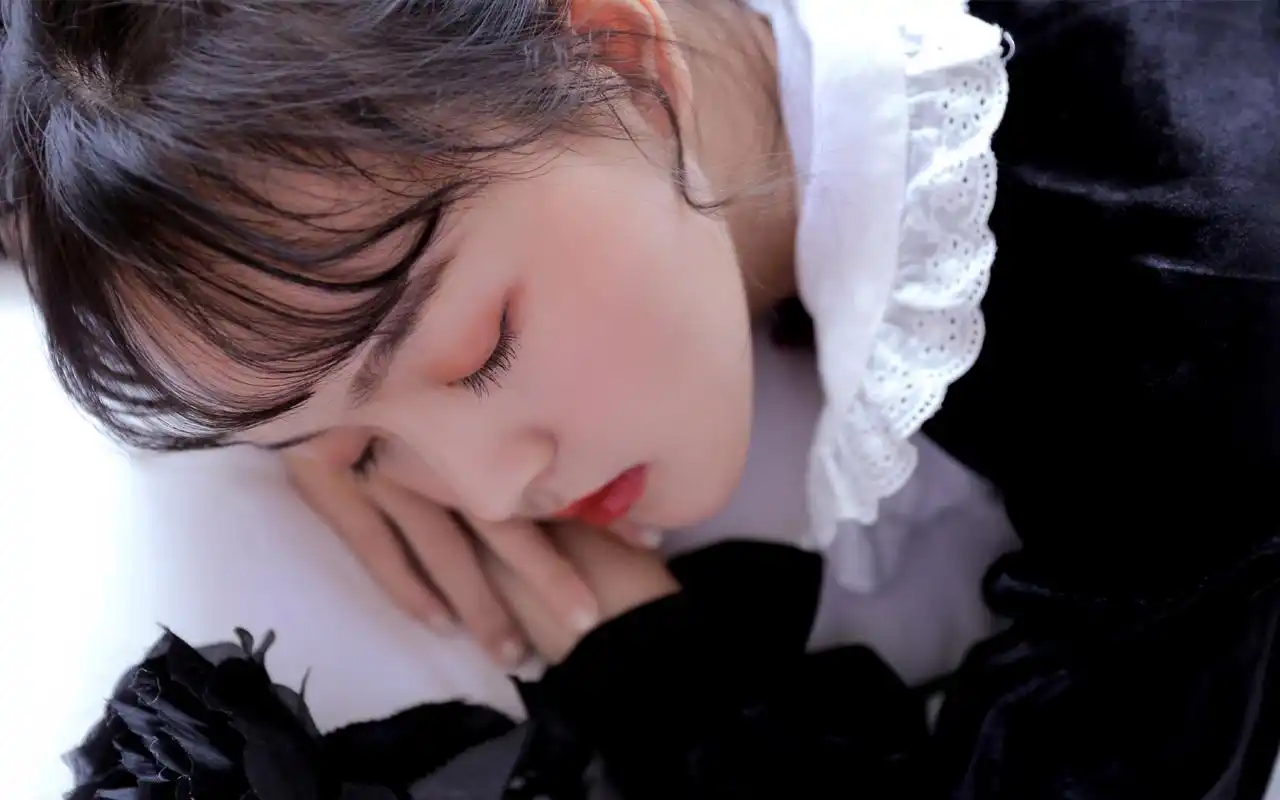 高冷女仆美女性感写真高清桌面壁纸