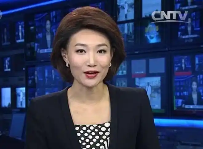 新闻联播主播不露全身看了这些你就知道网友万万没想到啊