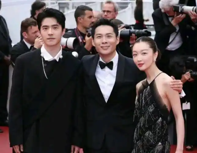 周冬雨流年不利与刘昊然合作没火花传分手巴黎时装周疑耍大牌