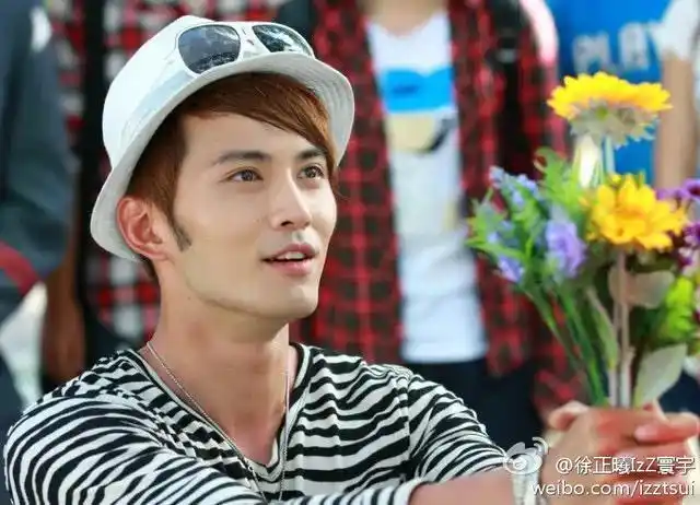 他好像真的不会老:徐正溪|乔欣|爱情睡醒了|夏家三千金_网易订阅