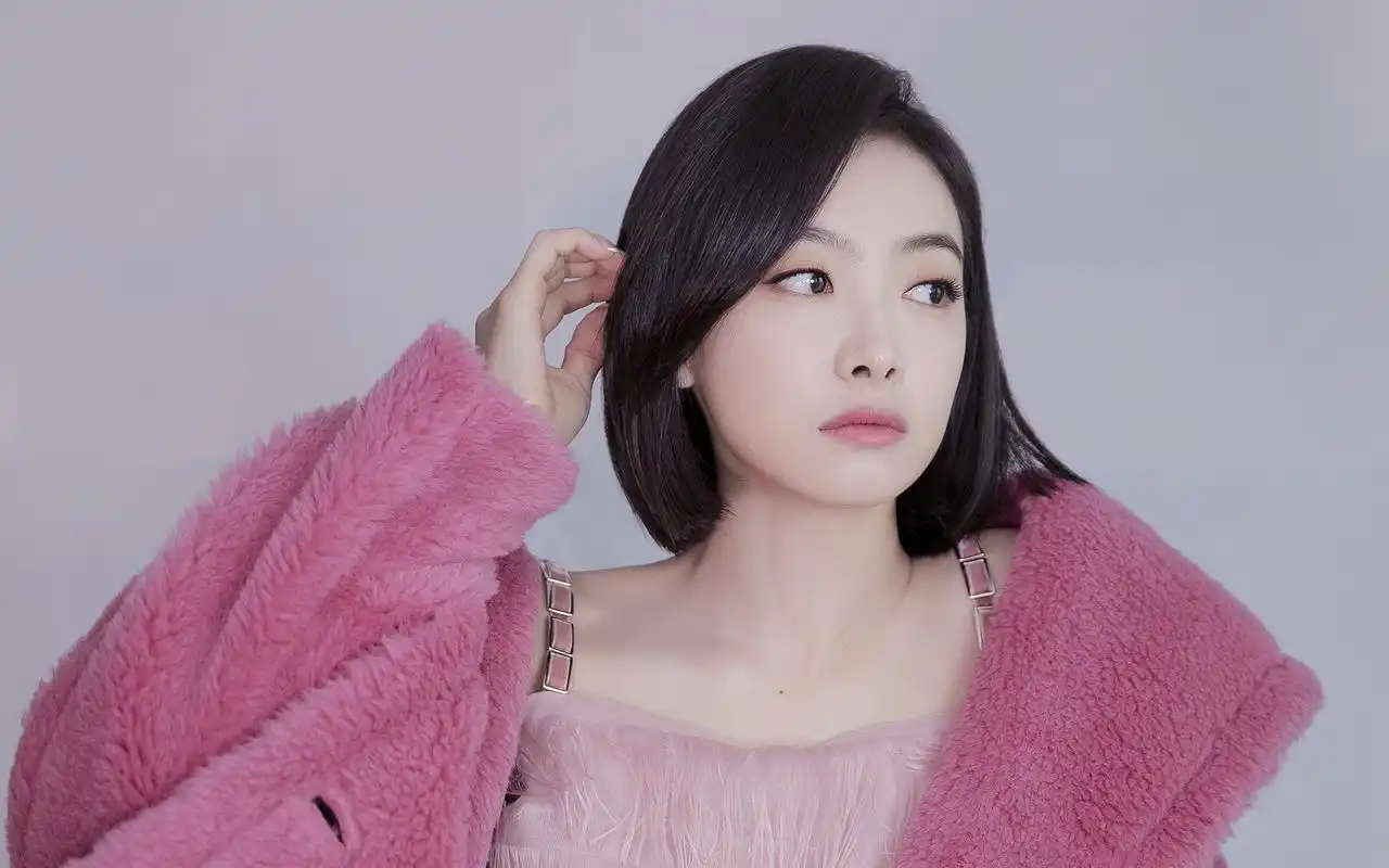 宋茜粉色系少女心高清桌面壁纸