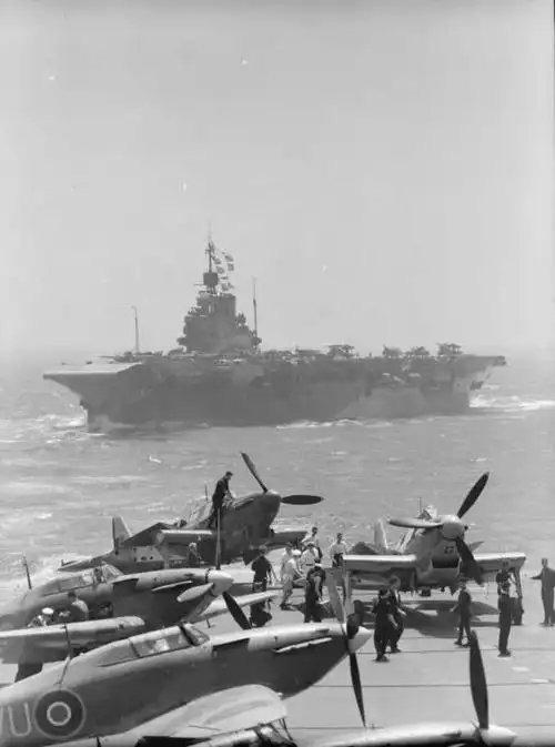 独挑大梁:二战前期的皇家海军管鼻燕战斗机传奇