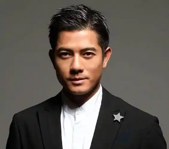 在娱乐圈40年,和小21岁的女友结婚,郭富城即使变老也很有魅力