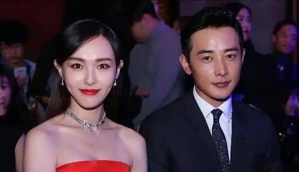 原创与女助理举止过于亲密罗晋出面辟谣唐嫣现身直播间尽显幸福态