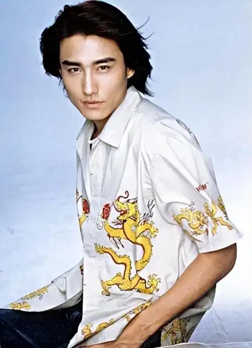 直接被胡兵的伦敦造型帅翻天!