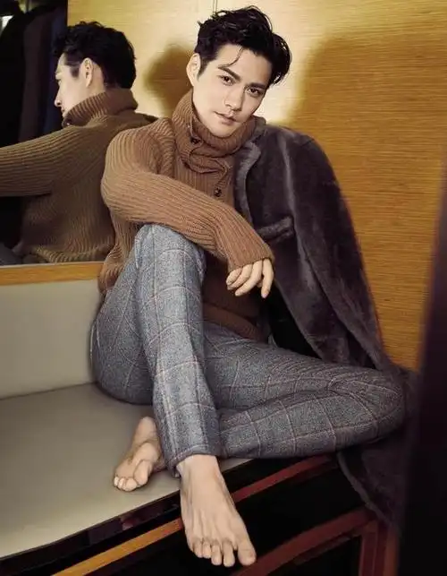完美男神修炼法则,花美男严屹宽展现十足男人味