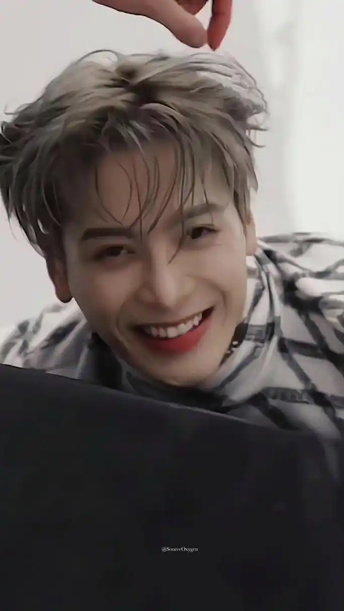 路过的风有没有告诉你,有个人很想你#王嘉尔