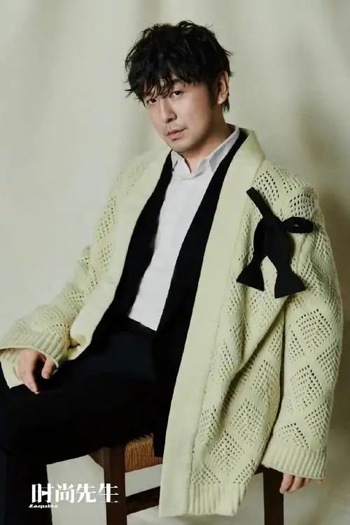 组图:雷佳音电影质感大片曝光 着皮衣留胡茬彰显成熟魅力_高清图集