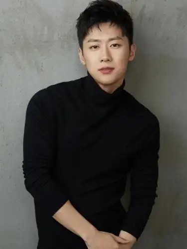 初恋脸男神朱嘉琦最新写真曝光型男气质立现撩人于无形