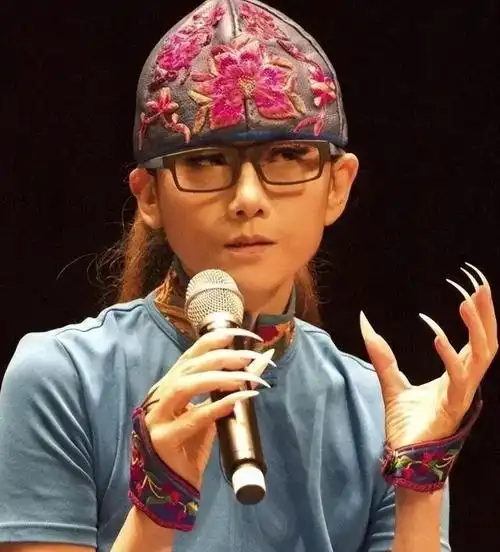 杨丽萍和前夫刘淳晴离婚20年夫妻境遇一目了然