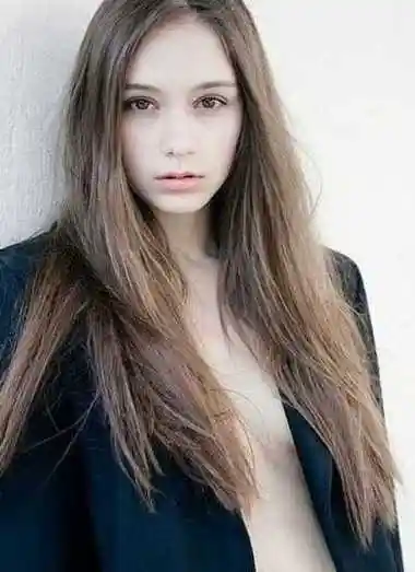 2022年秋冬最新流行直发发型图片