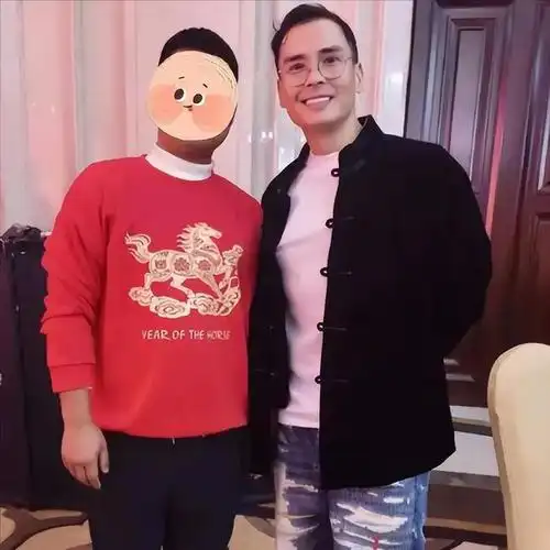 张柏芝弟弟近照曝光,颜值不输谢霆锋,给张柏芝争光了