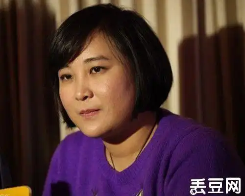 贾玲经纪公司 经纪人 李浩13166217707贾玲个人资料简介贾玲,中国内里