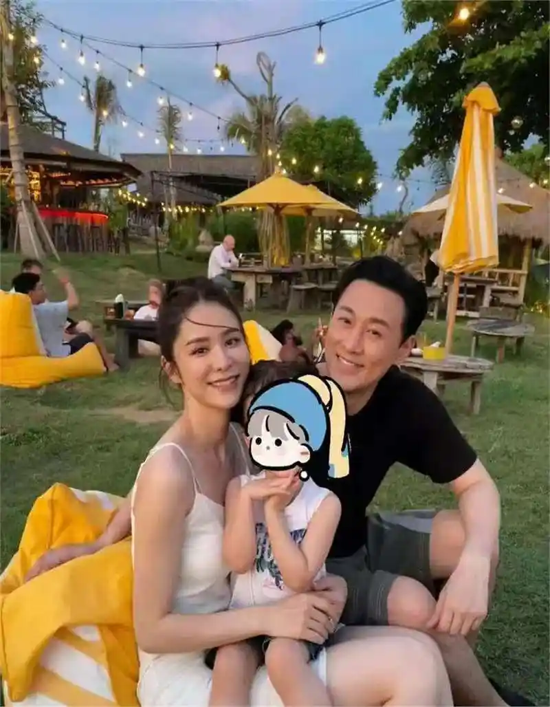 林峯与张馨月结婚4年感情好,否认富二代传闻,支持妻子穿着自由