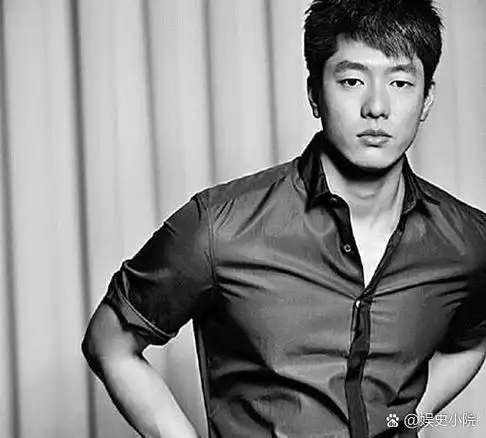 导演又找到了同样不想演渣男的凌潇肃,一句话就让他同意了