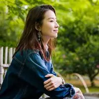 女明星董洁头像,可爱的"甜笑杀"明媚清纯写真