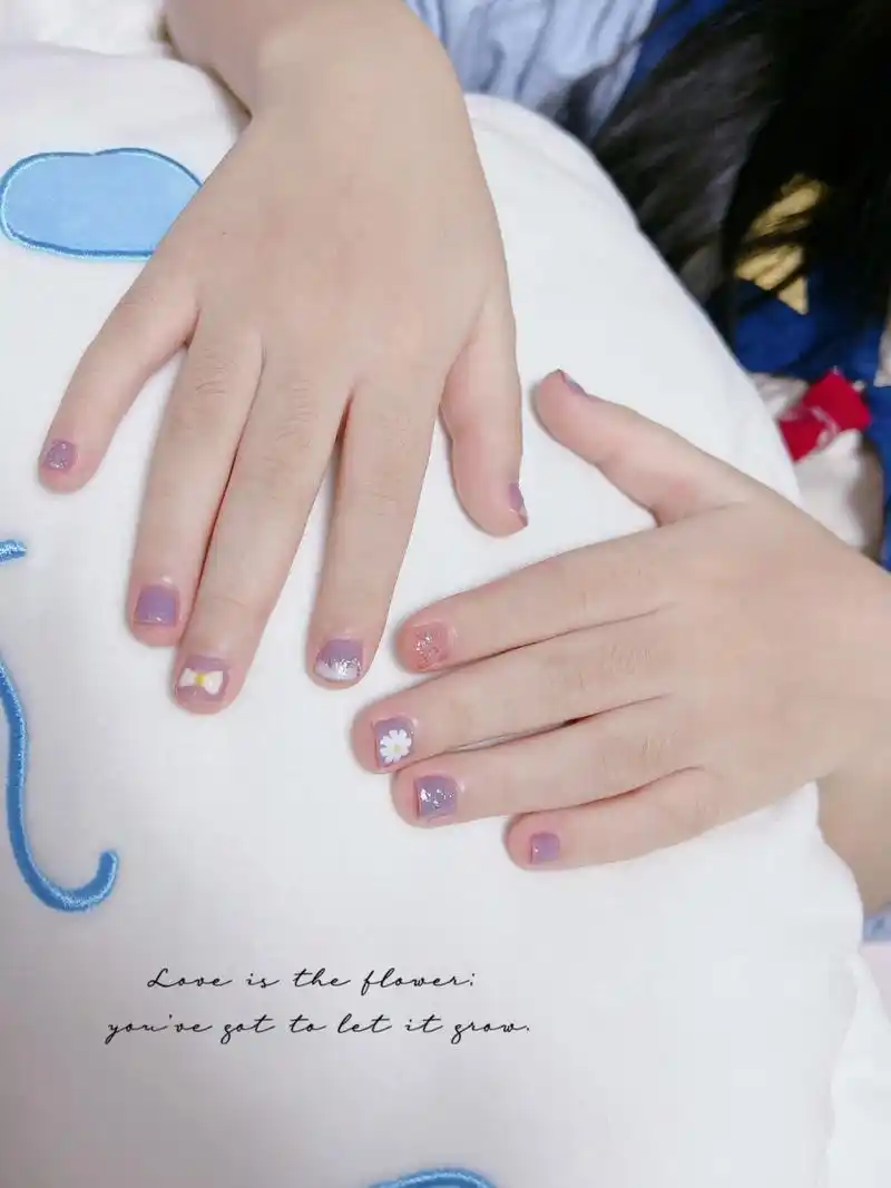儿童美甲|奶紫色的小朋友美甲 连夜给女儿安排了小朋友的美甲97画了
