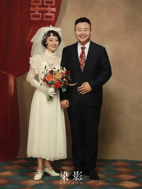 复古气息的主题让我们欣赏这套婚纱照一秒梦回八十年代-关注私信【1】
