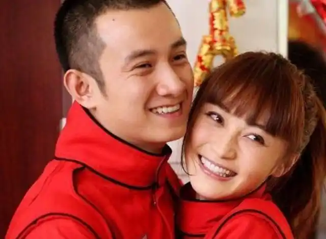 姚笛老公牵手甜蜜出行力破男方出轨传闻