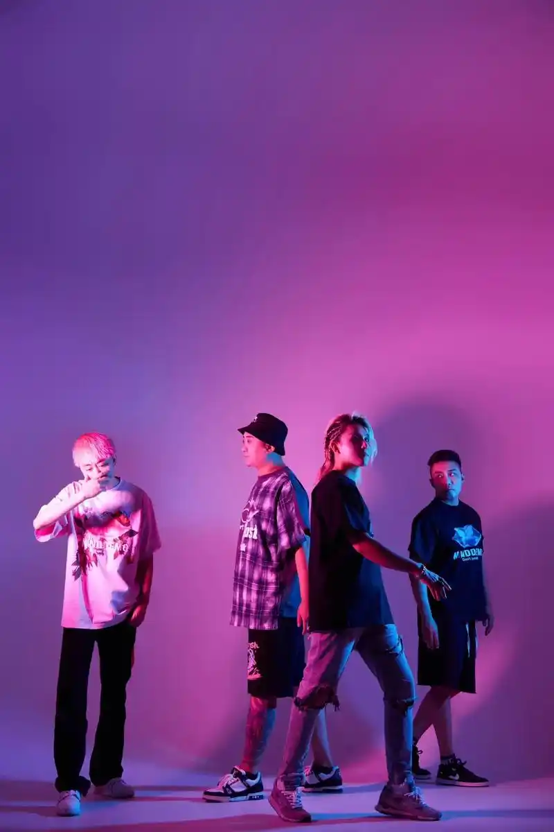 中秋快乐.#乐队 #我们的乐队 #写真摄影 #摇滚 - 抖音