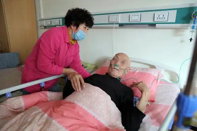 都说家有一老如有一宝,老人卧床不能自理,挑战的可不是就医看病|老人|