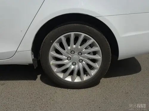 吉利帝豪ev 2016款 精英型--轮胎整体(后轮) / 92