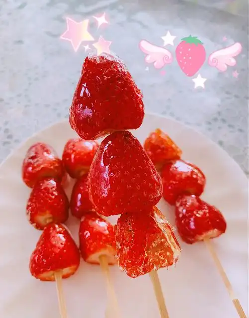 小虫虫1314做的草莓冰糖葫芦