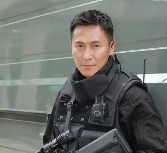 戏里演警察戏外真警察的男星马德钟上榜第4警察专业户