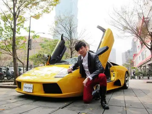 林俊杰的富二代生活一点也不低调跑车名表潮牌闪瞎眼