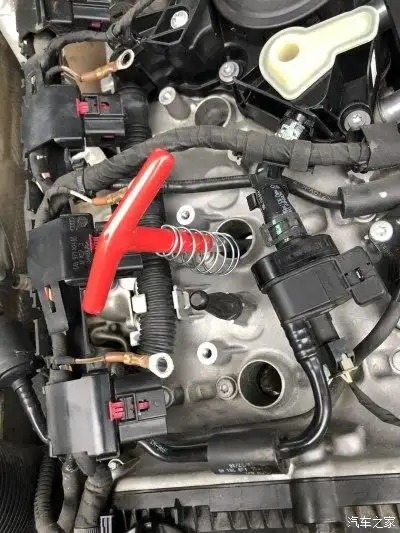 自己动手丰衣足食(奥迪a4l更换火花塞作业)