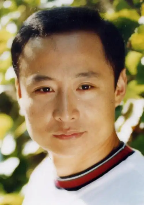 周野芒个人资料("明星中的穷人"周野芒:与奚美娟离婚后,再婚娶小妻子)