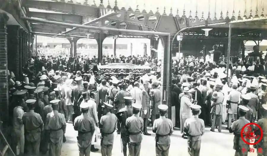 老照片:袁世凯葬礼极尽奢华声势浩大,规格堪比清朝皇帝