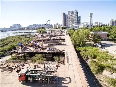 正在建设的军港大道二期.     坡头融媒 供图