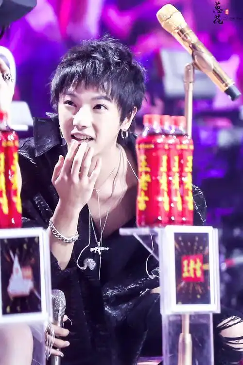 明星的锁骨可以有多欲##华晨宇歌王