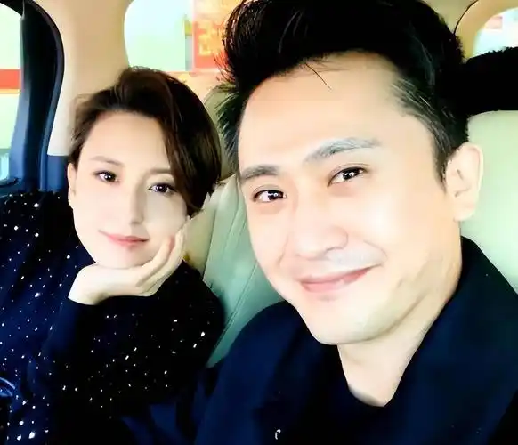 央视主持人杨帆:娶普通妻子李飒,婚后生两女,日子过得有滋有味