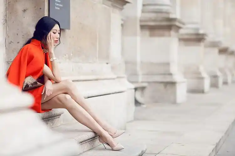 高圆圆李斯羽演绎手腕上的优雅巴黎风