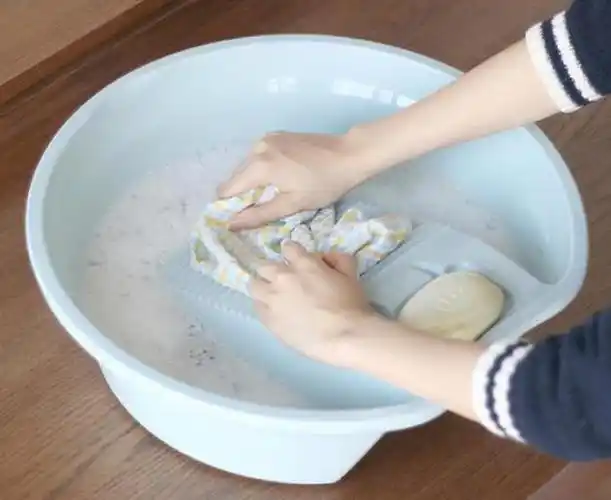 我们都知道,平时不管是穿着好看的衣服出门还是在家自己做饭,或者是