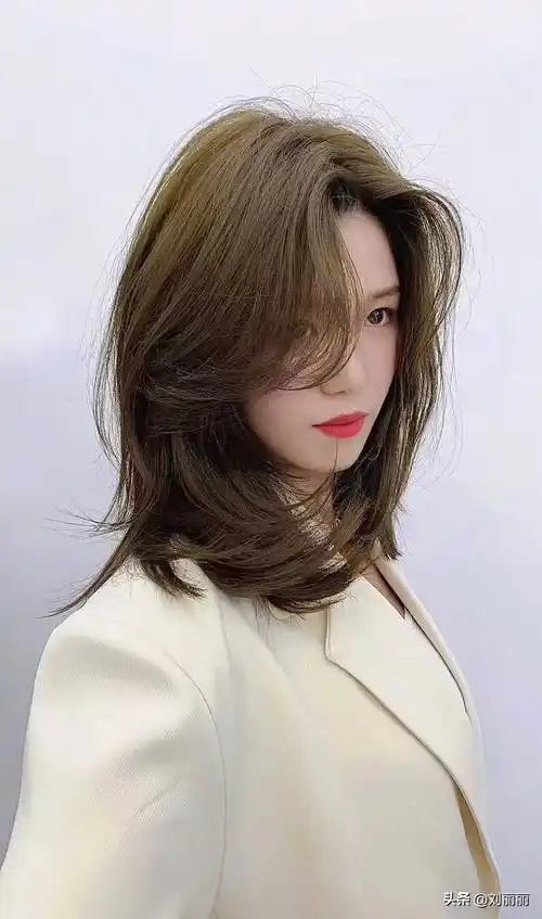 现在流行发型2021年最流行的发型女